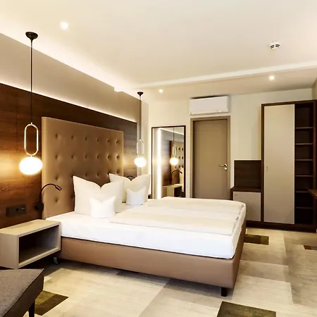 Готель Goldene Rose 3*